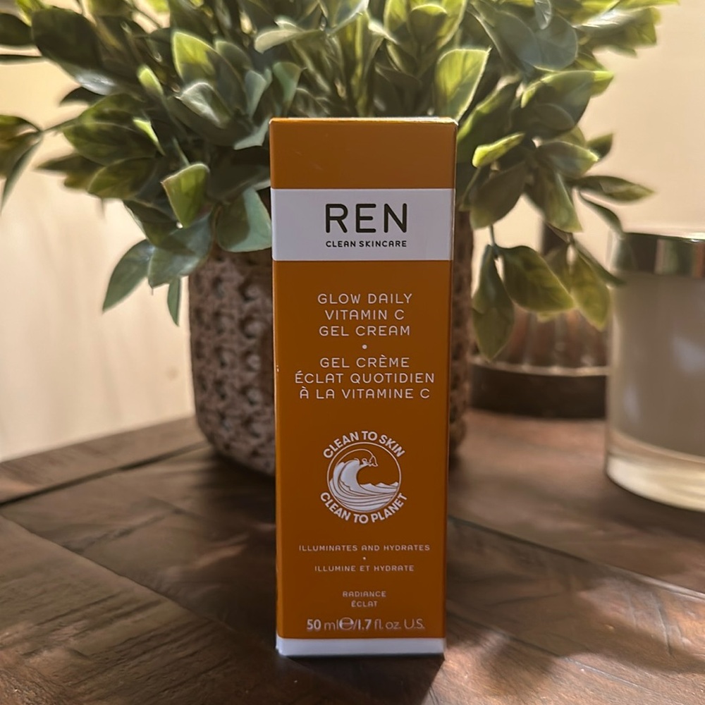 REN Glow Daily Vitamin C Gel Cream NWT bundle for discount!